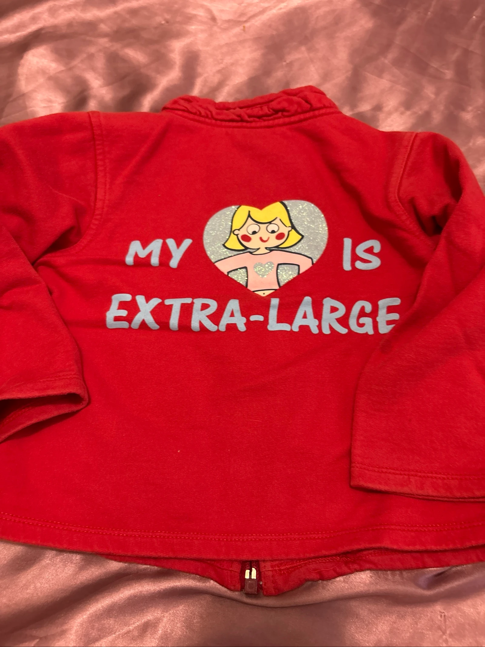 Rood kinderkapsel met rits en grappige print – photo 4